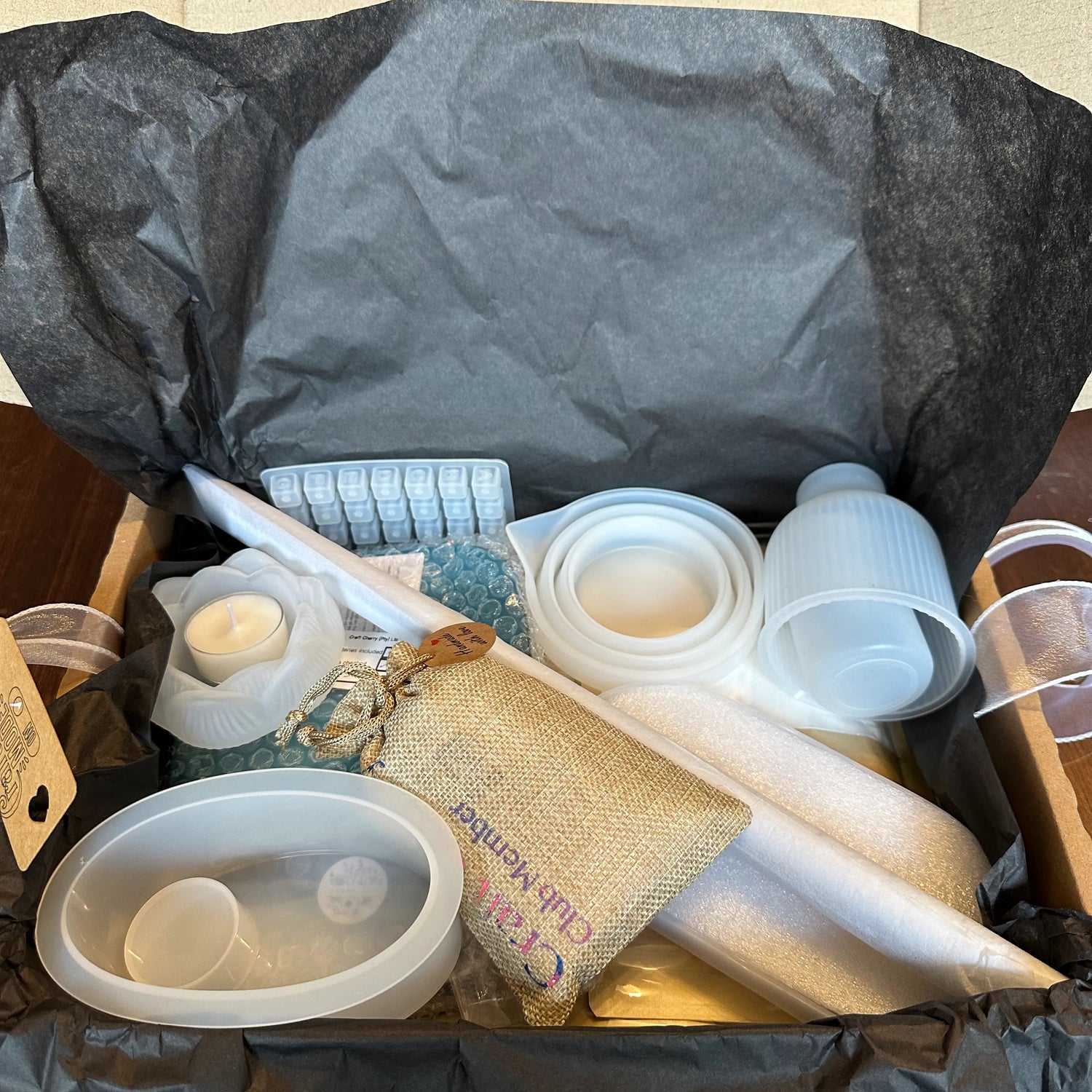 Subscription box including crafts for a trinket tray, vase and jewellery holder